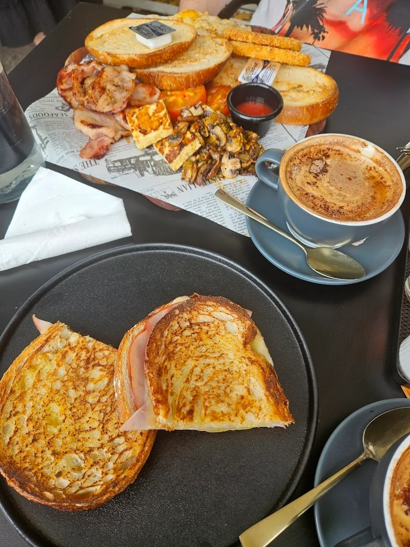 Zahári Coffee Bar view 6